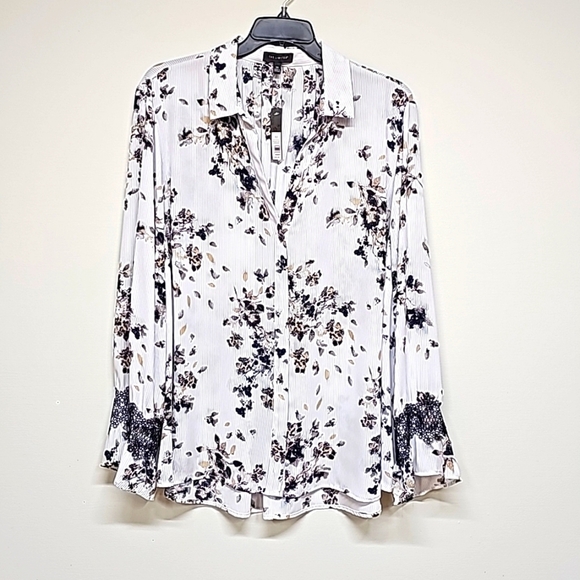 The Limited Soft Pinstripe & Floral Button-Up Blouse *⚠️ 📢 🚨 HAS CENSOR TAG - Picture 1 of 12